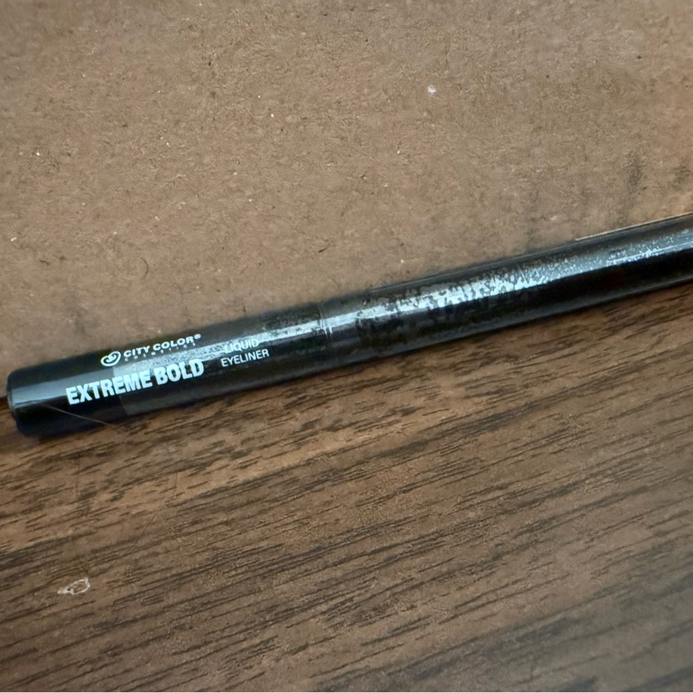 City Color Extreme Bold Black Eyeliner